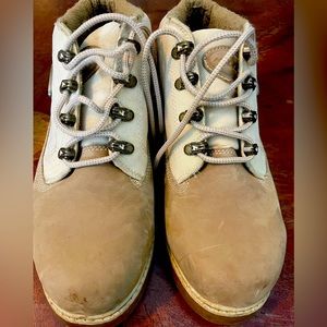 Lugz women’s boots size 8.5 tan